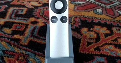 Pomme tv éloigné titulaire soutien gerrypb Télécharger libre stl modèle imprimablescom 3d modèles gadgets ordinateurs Apple TV Mac supporter 3d print model - Mito3D