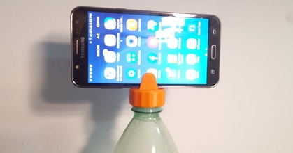 Soporte Celular para tapa Botella kike yapımcısı indir Bedava stl model printablescom 3d modeller gadget'lar taşınabilir cihazlar şişe şapka cep telefonu iphone 3d print model - Mito3D