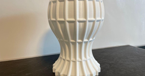 vase pokal-vase winner cup mr pr interesting download free stl model printablescom 3d models household decor art kunst pokal spiralvasenmodus 3d print model - Mito3D