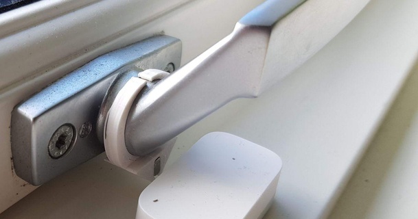 sensor magnet holders door- window handle poulanker download free stl model printablescom 3d models household house equipment door lock 3d print model - Mito3D