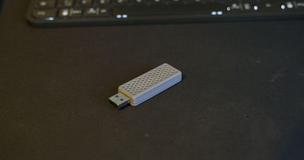 usb stick Cas gaine derniers temps Télécharger libre stl modèle imprimablescom 3d modèles loisir fabricants électronique rechange clé USB 3d print model - Mito3D