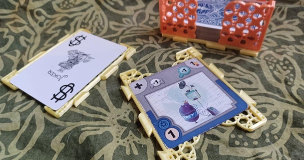 jouant carte plateau Assemblée alo89 Télécharger libre stl modèle imprimablescom 3d modèles jouets Jeux planche cartes 3d print model - Mito3D