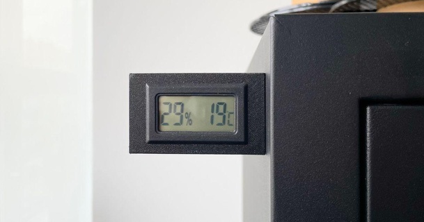 magnetisch Fall Mantel Thermometer Hygrometer wissenschaftlich Prototypen Halterung 3d print model - Mito3D