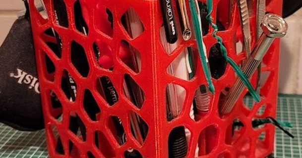 voronoi style desk organizer pens screwdrivers really upcycle insert skaran 3D Models Hobby & Makers Organizers upcycling penholder toolholder deskorganizer 3d print model - Mito3D