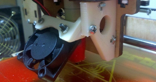 Printrbot lc Ventilator montieren gyronisch 3D Modelle Drucker Upgrades 40mm thingiverse 3d print model - Mito3D