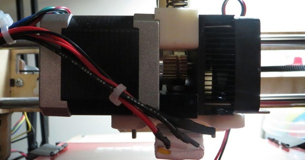 Printrbot lc Single Universal Extruder montieren gyronisch 3D Modelle Drucker Upgrades thingiverse 3d print model - Mito3D