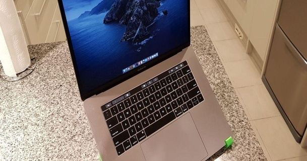 macbook pro 2018 2019 computer portatile In piedi cq 3D Modelli gadget macbookstand thingiverse Macbook Pro 3d print model - Mito3D
