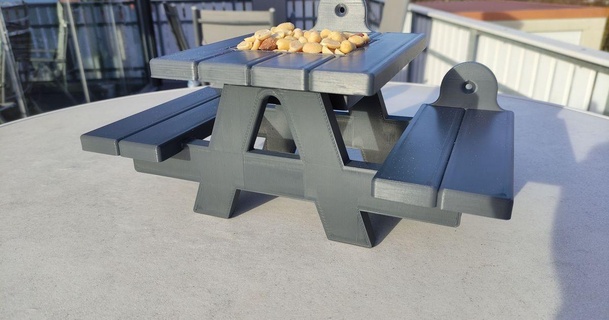 picnic mesa ardilla alimentador voltexrb 3D modelos casa aire libre jardín 3d print model - Mito3D