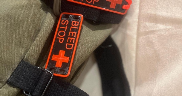 bleed stop lanyard tag brianchenito 3D Models Healthcare Medical Tools medical label paracord firstaid ifak 3d print model - Mito3D