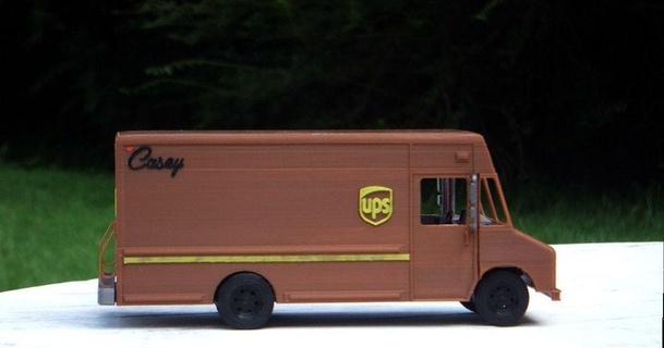 UPS camion riparato davanti ruota ribelle 3D Modelli giocattoli Giochi veicoli pneumatico thingiverse 3d print model - Mito3D