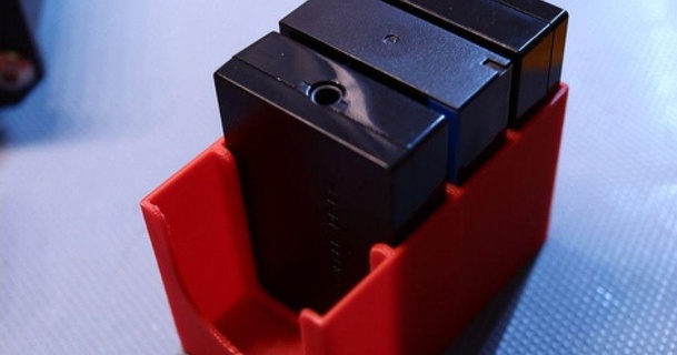 canon lp e12 batterie Cas gaine 1 4 fentes tk3d 3D modèles gadgets photo vidéo caméra support lpe12 3d print model - Mito3D