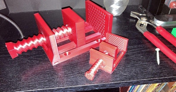 vice clamp mister soar 3D Models Hobby & Makers Tools grip screw 3d print model - Mito3D