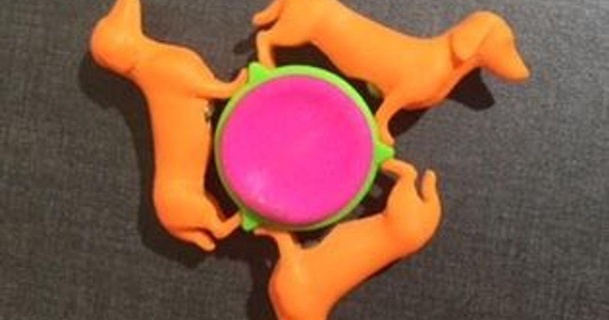 perro tejonero agitarse hilandero clive Harris 3D modelos Arte diseño diseños juguete animal fidget spinner thingiverse 3d print model - Mito3D