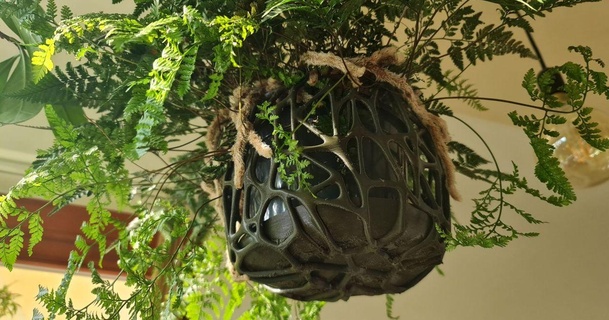 hanging mesh voronoi planter closed botom sacrilegor 3D Models Household Outdoor & Garden plantpot flowerpot 3d print model - Mito3D