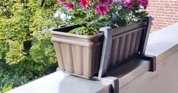 storm proven fiore scatola balcone titolare supporto djgummikuh 3D Modelli domestico all'aperto giardino fioriera 3d print model - Mito3D