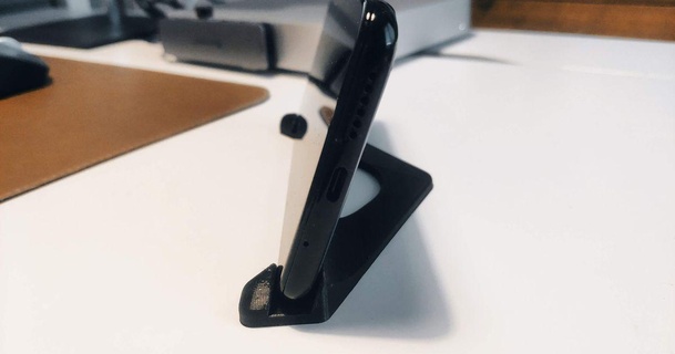 phone ficar pé bumerangue capitãoc 3D modelos aparelhos portátil dispositivos samsung estande telefone Iphone 3d print model - Mito3D