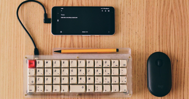 niu Mini Tastatur Telefon Tablett pachek 3D Modelle Gadgets tragbar Geräte Telefonständer 3d print model - Mito3D