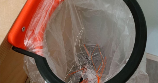 filamento rifiuto sacchetto sospeso henske01 3D Modelli stampanti Accessori cestino dei rifiuti 3d print model - Mito3D