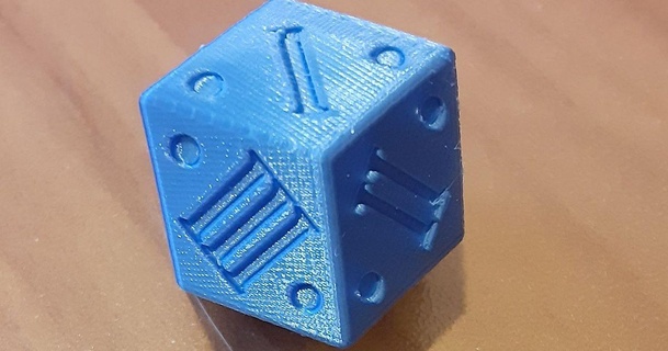 rômbico dodecaedro d12 morrer romano numerais moxieman19 3D modelos brinquedos jogos dados legal sólido 3d print model - Mito3D