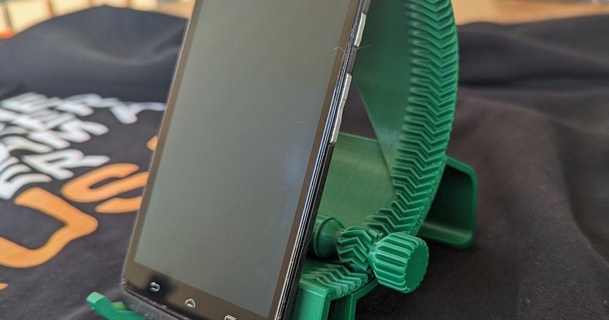 phone holder smooth tilt adjustment prints place e soderberg 3D Models Gadgets Portable Devices 1 printinplace adjustable 3d print model - Mito3D