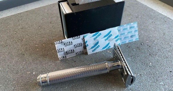 safety razor box tc 3D Models Household Bathroom blade blades razorblade razorholder 3d print model - Mito3D
