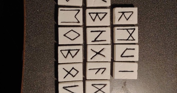 fonderie runes blancs tremblement game tokens horror 3D modèles jouets Jeux celtique divination nordique jetons 3d print model - Mito3D