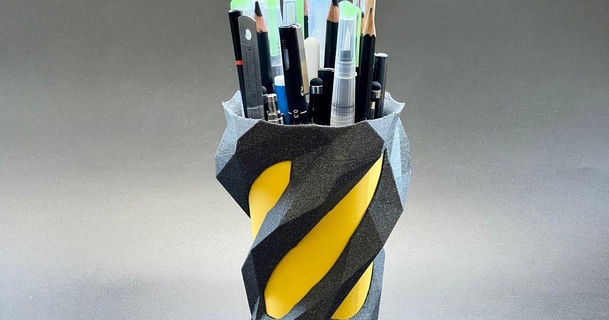 twisted slash vase simon 3D Models Household Office lowpoly pen penpot pot twist 3d print model - Mito3D