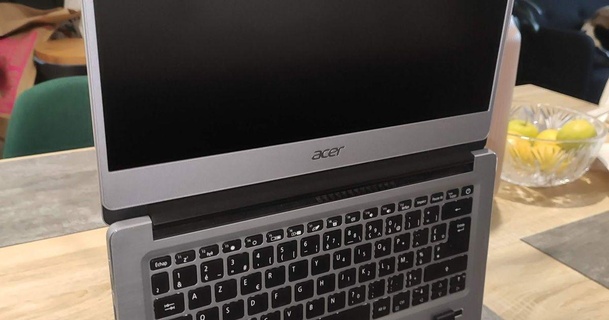Acer rapide 3 14 verticale supporter pieds lk74 3D modèles loisir fabricants électronique portable 3d print model - Mito3D