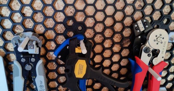 bar holder honeycomb storage haell 3D Models Hobby & Makers Mechanical Parts 3d print model - Mito3D