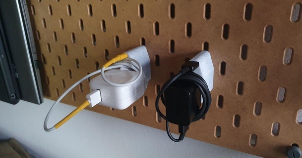 Ikea skadis téléphone chargeur organisateur adri vidal 3D modèles Ménage chambre Pomme iPad iphone 3d print model - Mito3D