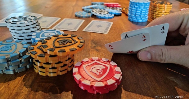 jetons poker frites spartiates hausse logo Isaac creuse 3D modèles jouets Jeux 3d print model - Mito3D