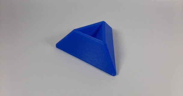 rubik's cubo estante soporte ordinario artilugios 3D modelos juguetes juegos rompecabezas Brain teasers base apoya necesita apoyo ordinarios rubik 3d print model - Mito3D
