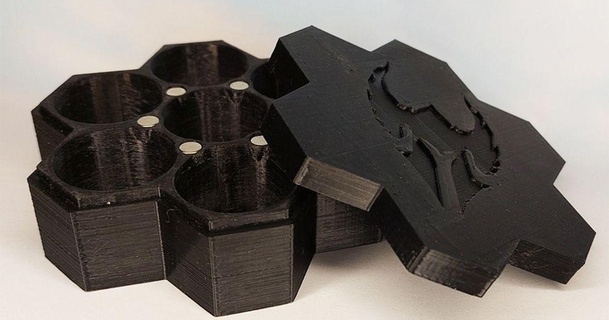 zar depolama Kutu 7 bölmeler manyetik kapak masaüstü oyunlar Zindanlar ejderhalar vb Stevejohnsen 3D modeller oyuncaklar yazı tahtası 7dice Ejderhalar 3d print model - Mito3D