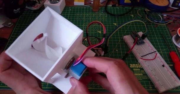 Haustier Feeder Schraube gefüttert Trichter verwenden Arduino Kupferlöwe 3D Modelle Haushalt Haustiere thingiverse 3d print model - Mito3D