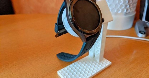 huawei sehen gt Stand mündliche Versicherung 3D Modelle Gadgets huaweiwatch Smartwatch 3d print model - Mito3D