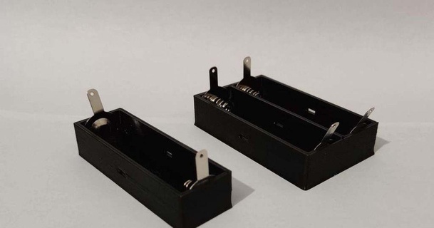 simple 18650 li-on battery holder 1x 2x 3x 4x blackdragonbe 3D Models Hobby & Makers Electronics thingiverse 3d print model - Mito3D