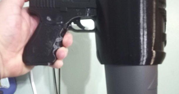 Pistole Griff Becher morgoth69 3D Modelle Hobby Macher Ideen Yetihalter thingiverse 3d print model - Mito3D