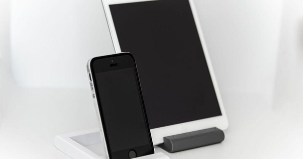 minimal Telefon Tablette Stand Plastikbarista 3D Modelle Gadgets tragbar Geräte ipadst ipadstand iphonestand minimalistisch 3d print model - Mito3D