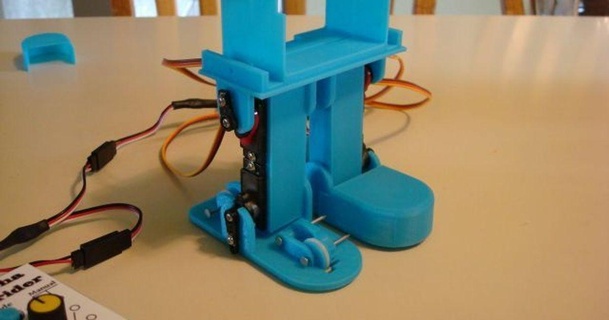 4 servo walking robot base controled tester robothut 3D Models Hobby & Makers RC Robotics thingiverse 3d print model - Mito3D