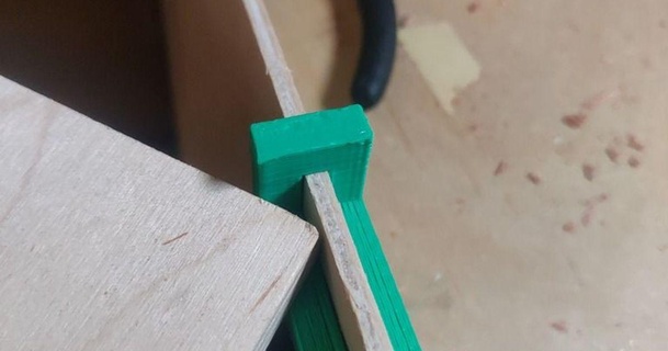 customizable box joint hand jig builder maker 3D Models Hobby & Makers Tools handtools plywood tools woodworking 3d print model - Mito3D