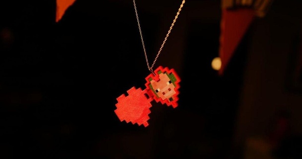 minecraft heart locket builder maker 3D Models Fashion Other Accessories valentine valentines valentinesday valentinesdaygifts videogames 3d print model - Mito3D