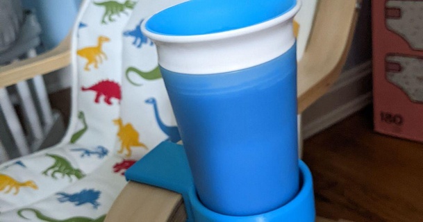 Kinder po ng Tasse Halter Unterstützung Fantastisch Plastik Person 3D Modelle Haushalt Leben Zimmer Getränkehalter Ikea Poang Stuhl 3d print model - Mito3D