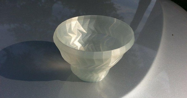 stranamente simmetrico vaso kb9rlw 3D Modelli arte design disegni thingiverse 3d print model - Mito3D