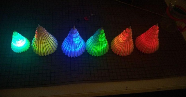 Encendiendo Navidad árbol rgb LED bricolaje diy niños 3D modelos casa hogar decoración batería Decoraciones navidad 3d print model - Mito3D