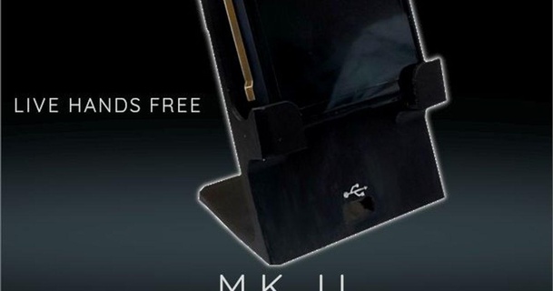 desktop charging bay mk ii cell phone stand ecks-calibur 3D Models Gadgets Portable Devices holder samsung smartphone 3d print model - Mito3D