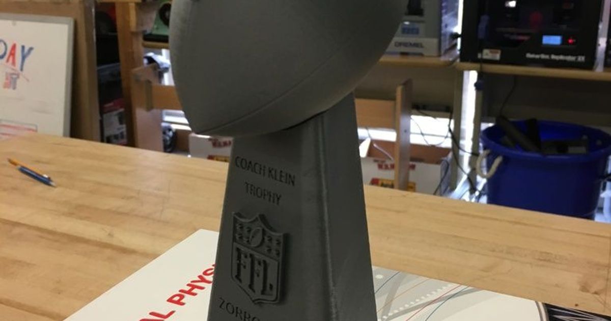 Lombardi fantaisie Football trophée delta mc 3D modèles art conception sculptures chose universelle 3D print model - Mito3D