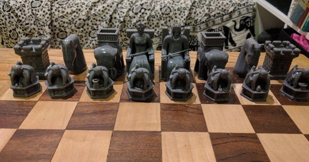 tradizionale scacchi impostato Affamato Joe 3D Modelli giocattoli Giochi tavola scultura medievale abs pla thingiverse 3d print model - Mito3D