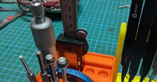 gridfinity micrómetro aburrir calibrar soporte anónimo 3D modelos pasatiempo hacedores organizadores 3d print model - Mito3D