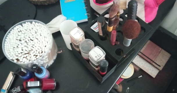 makemeup v1 laz3r 3D Models Hobby & Makers Organizers vanity makeup makeuporganizer 3d print model - Mito3D