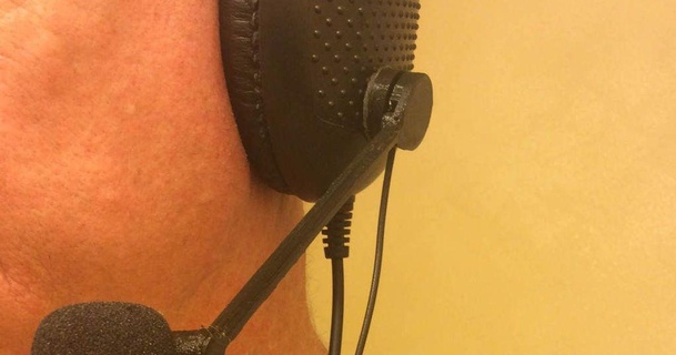 personalizzabile auricolare microfono boom dr romeo pulpito 3D Modelli gadget Audio giochi Telefono cuffie personalizzatore 3d print model - Mito3D